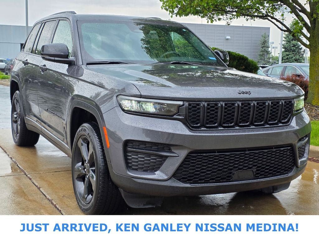 2024 Jeep Grand Cherokee Altitude X 4x4's photo