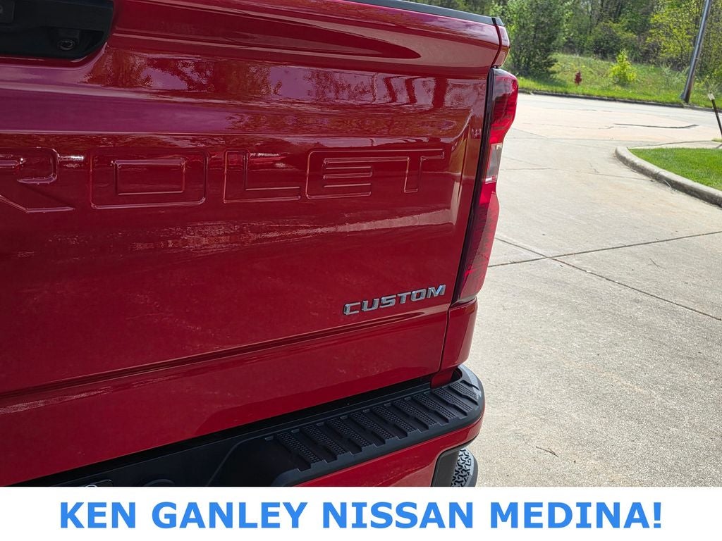 2023 Chevrolet Silverado 1500 Custom