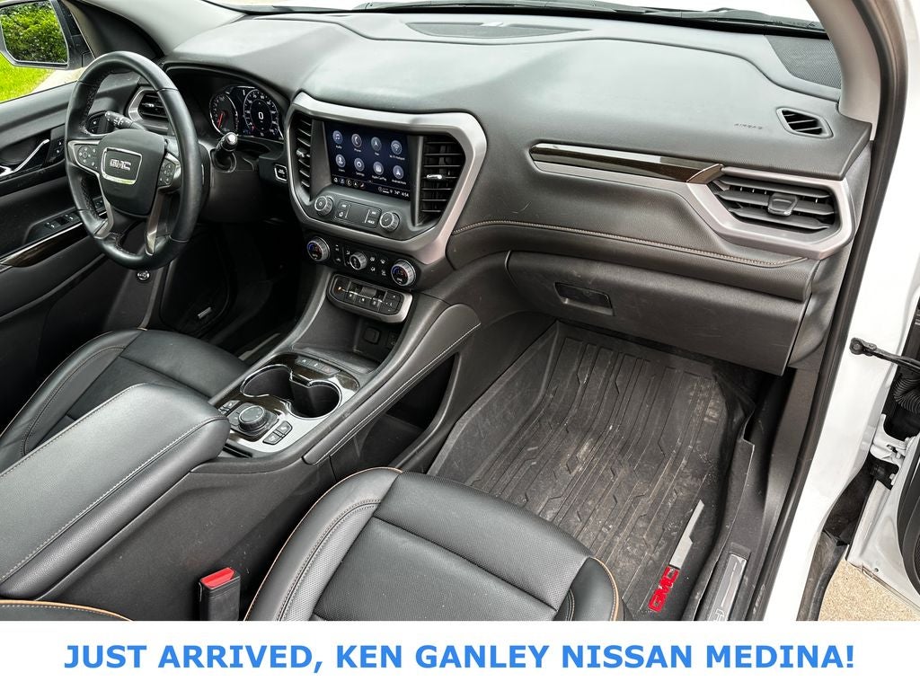 2023 GMC Acadia AT4
