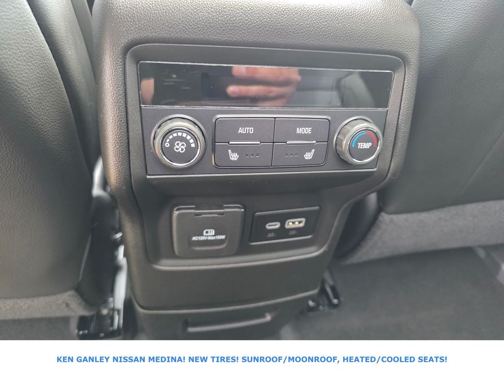 2023 GMC Acadia AT4