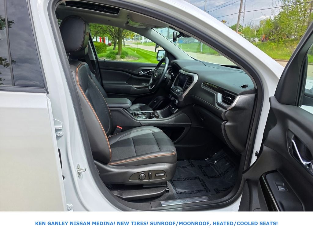 2023 GMC Acadia AT4