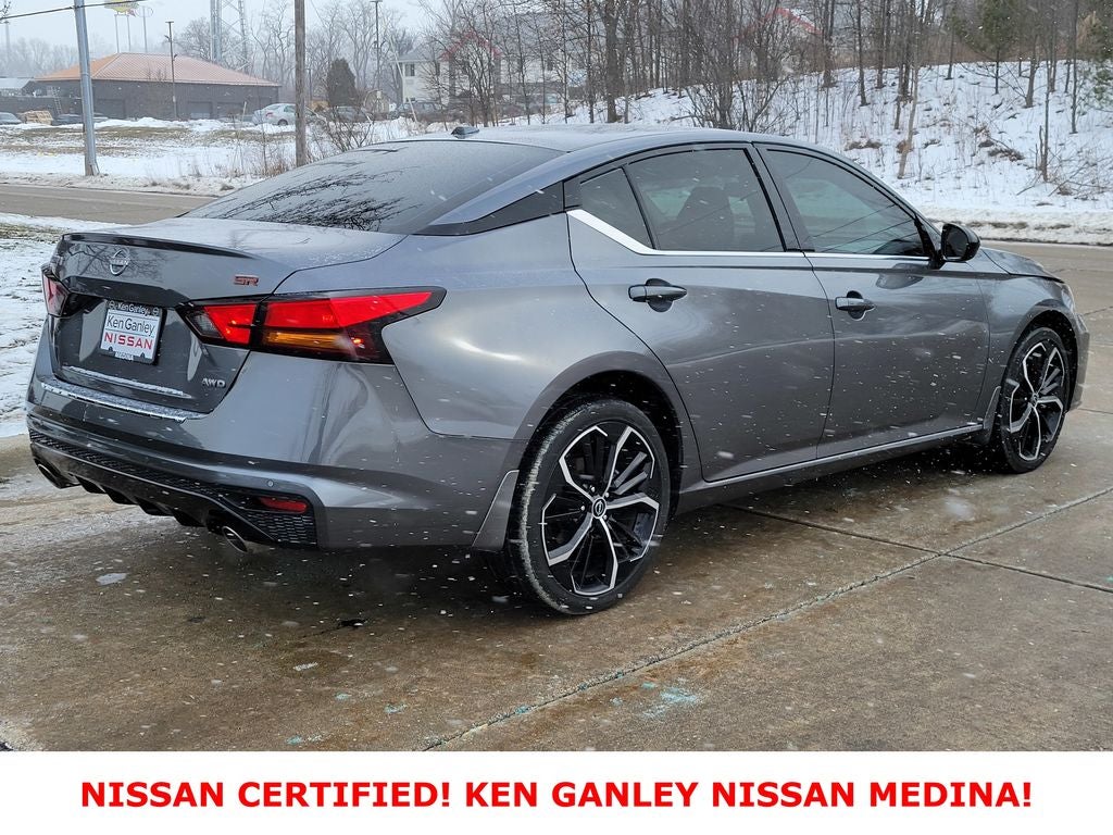2023 Nissan Altima SR