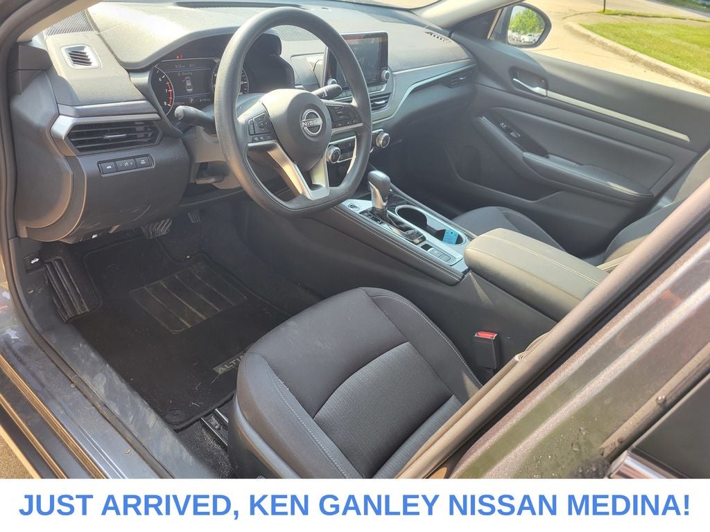 2023 Nissan Altima SV