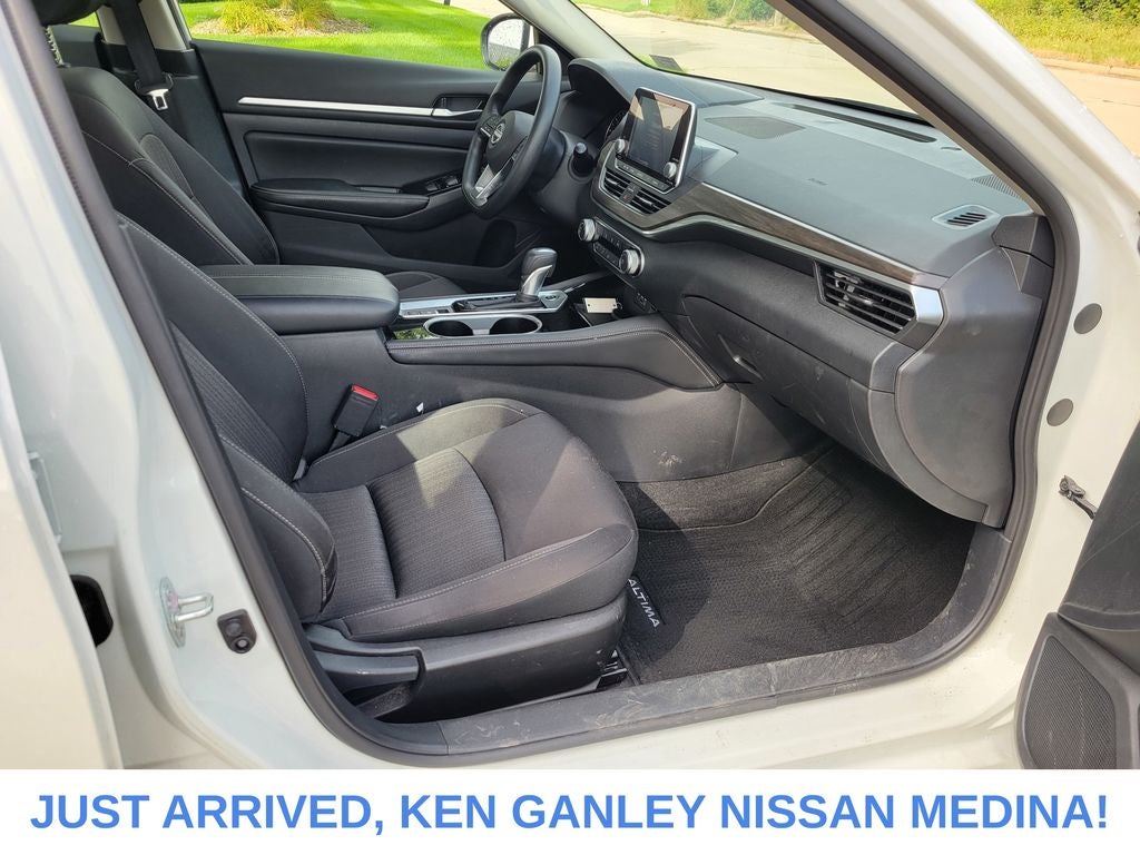 2023 Nissan Altima SV