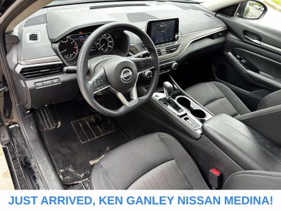 2023 Nissan Altima SV