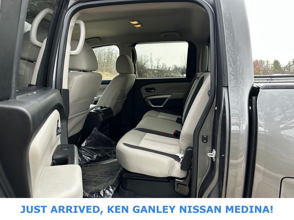 2024 Nissan Titan SV