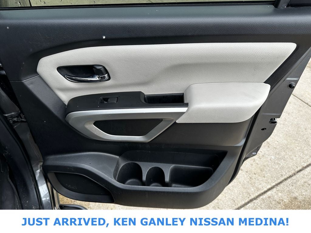 2024 Nissan Titan SV