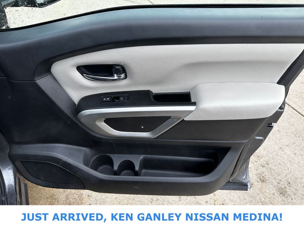 2024 Nissan Titan SV