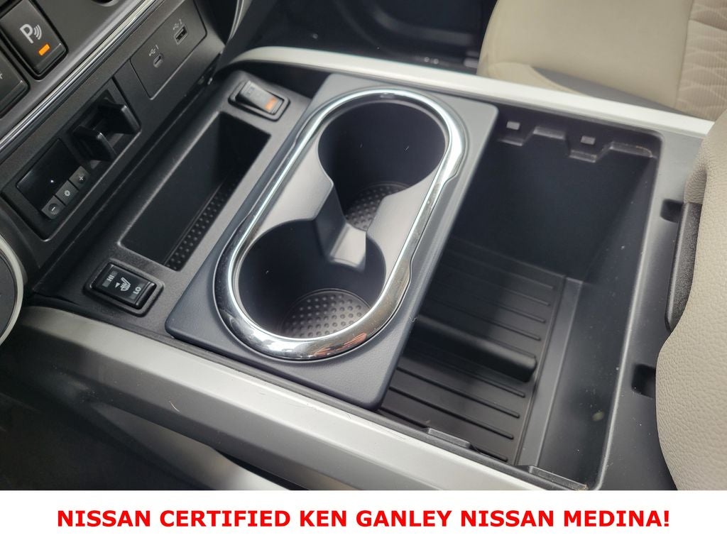 2024 Nissan TITAN Crew Cab SV