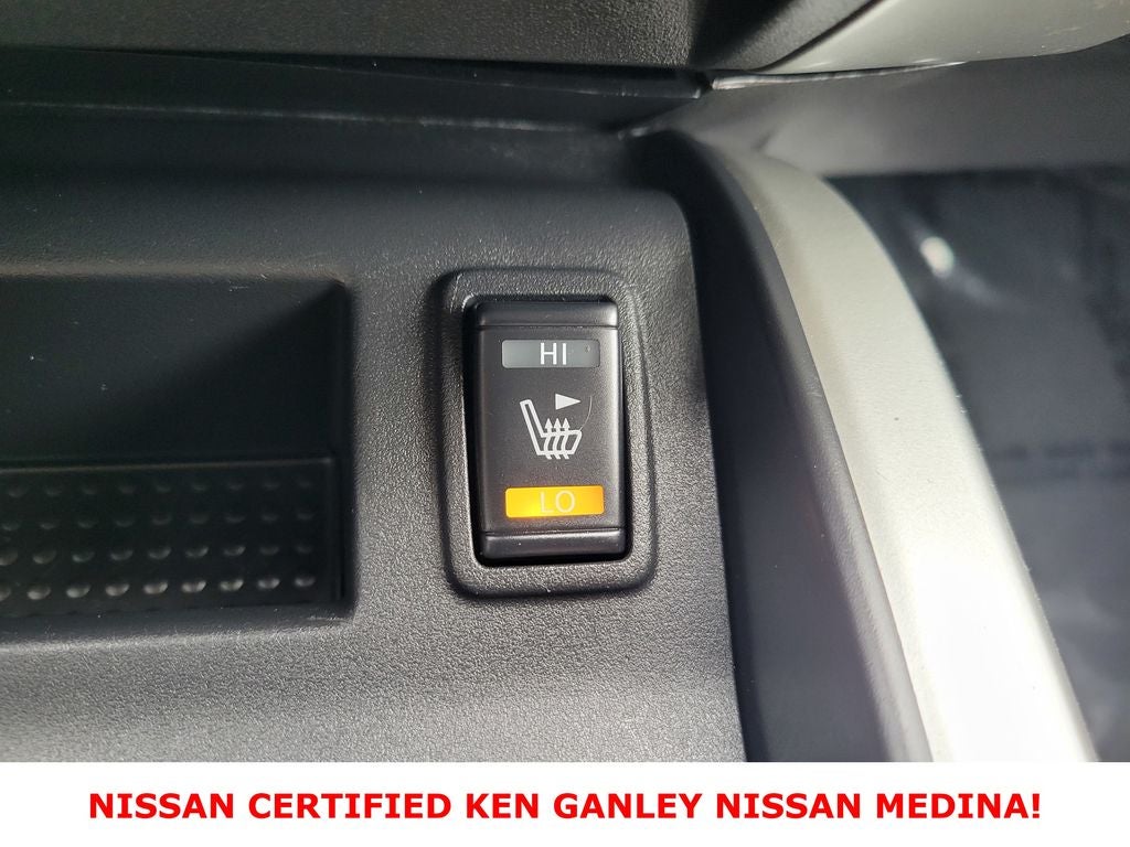 2024 Nissan TITAN Crew Cab SV