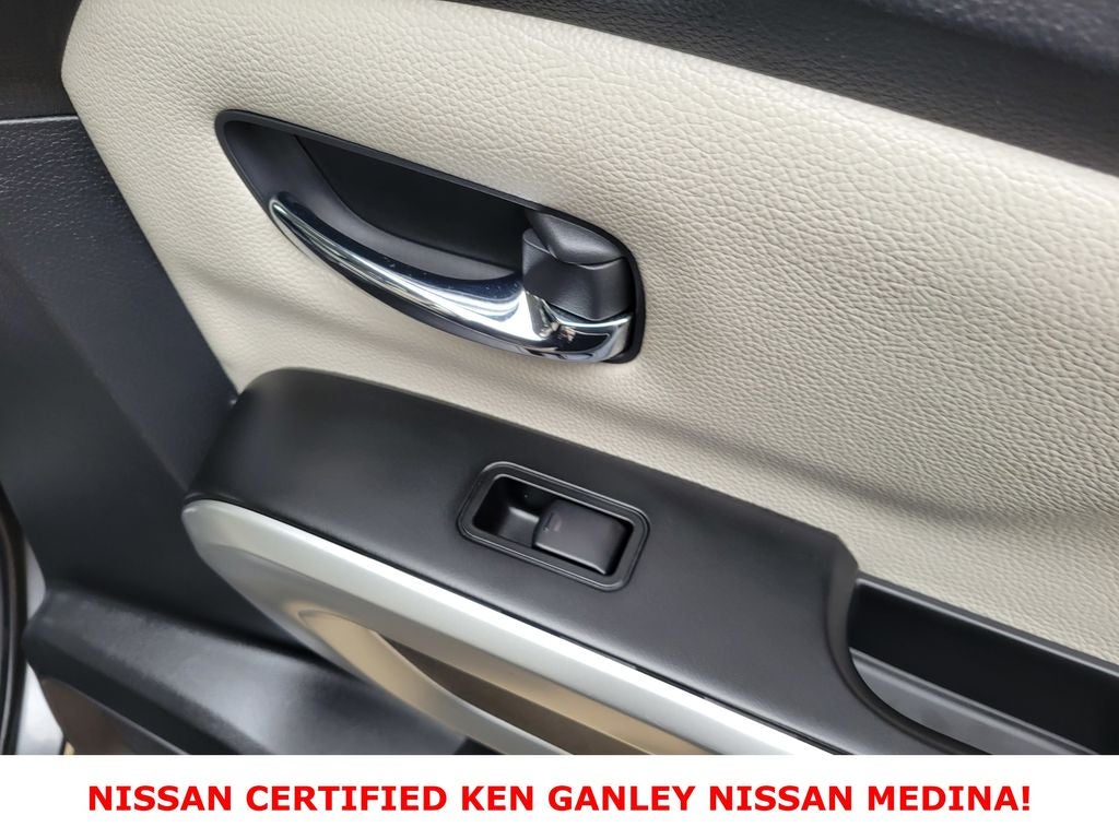2024 Nissan TITAN Crew Cab SV