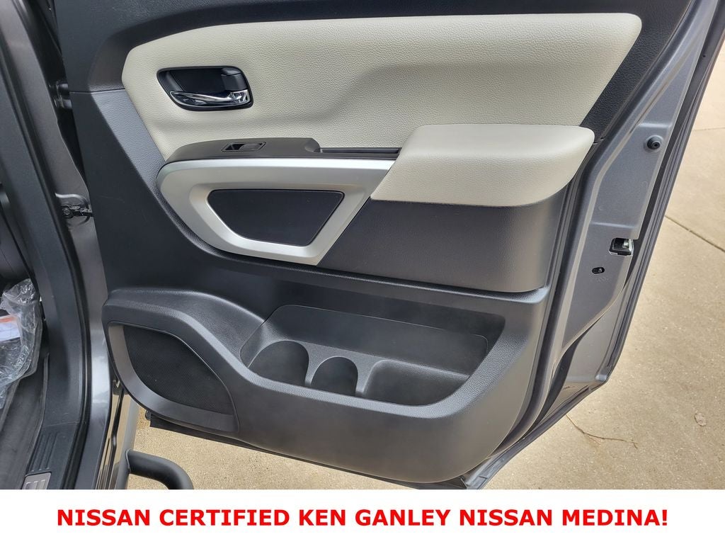 2024 Nissan TITAN Crew Cab SV