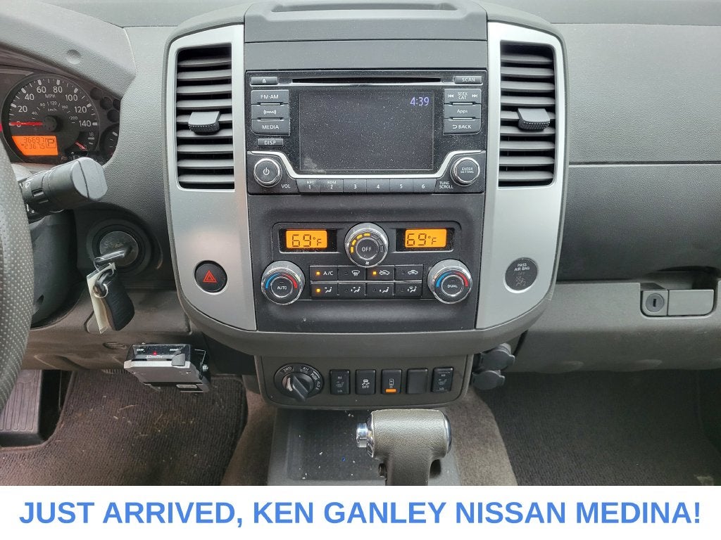 2016 Nissan Frontier SV