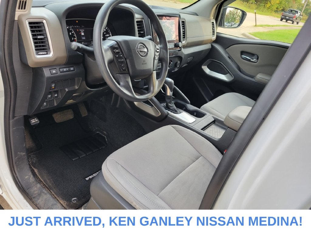 2022 Nissan Frontier Crew Cab SV