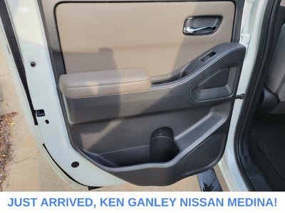 2022 Nissan Frontier Crew Cab SV