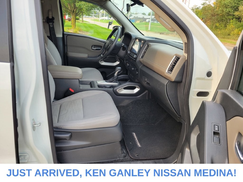 2022 Nissan Frontier Crew Cab SV