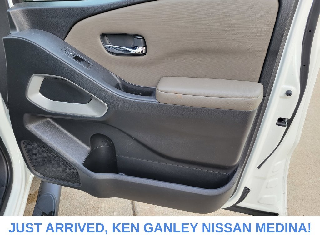 2022 Nissan Frontier Crew Cab SV