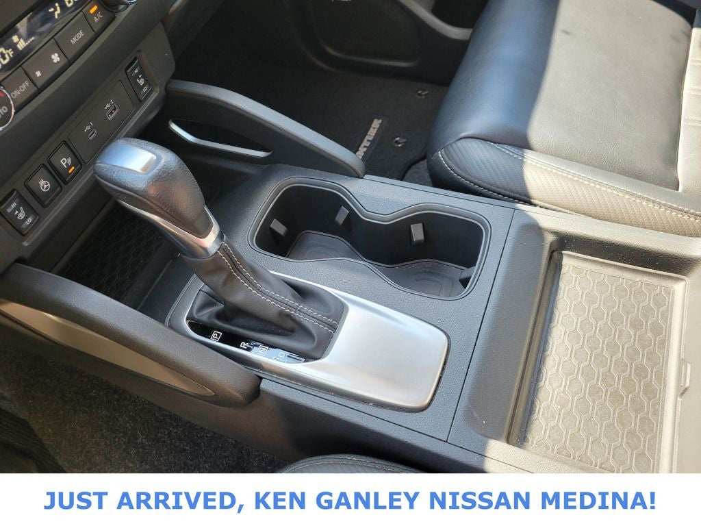 2022 Nissan Frontier Crew Cab SV