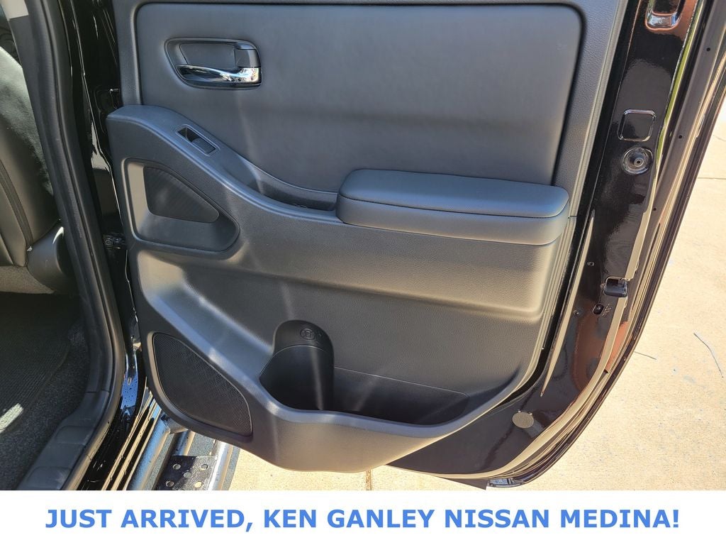 2022 Nissan Frontier Crew Cab SV