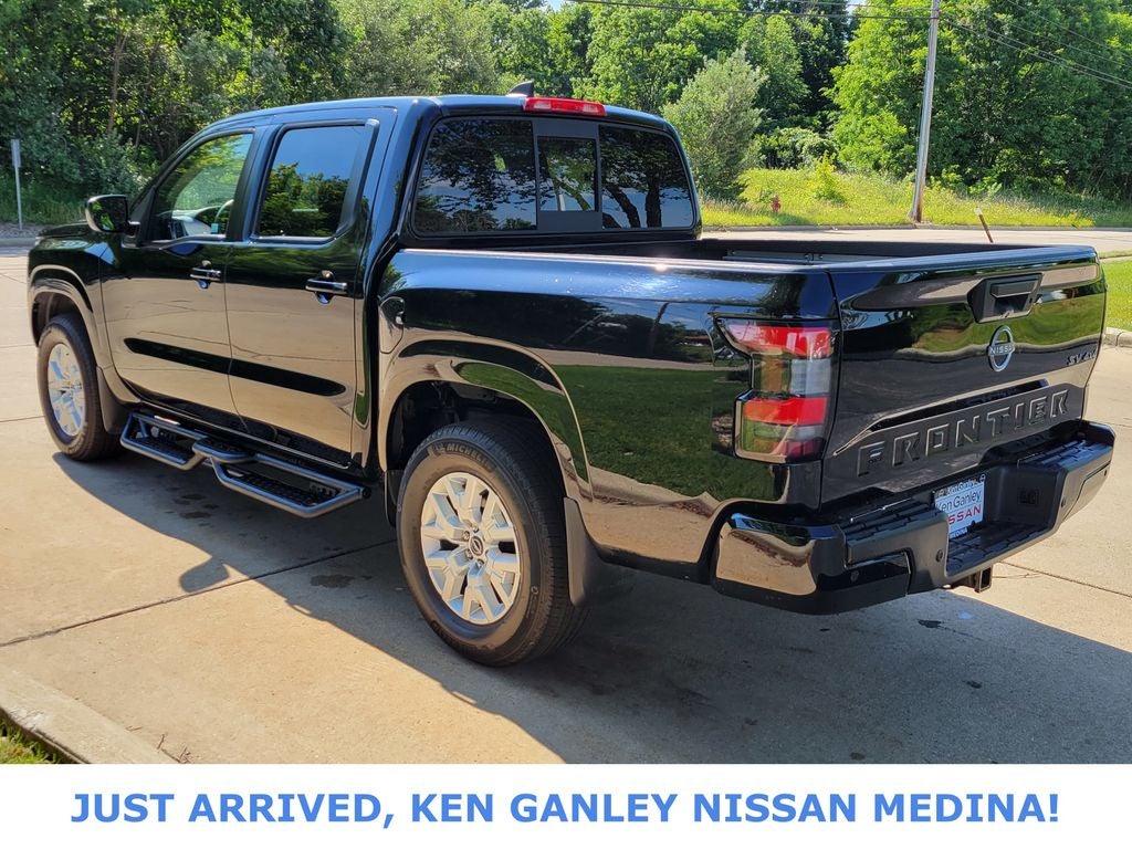 2022 Nissan Frontier Crew Cab SV