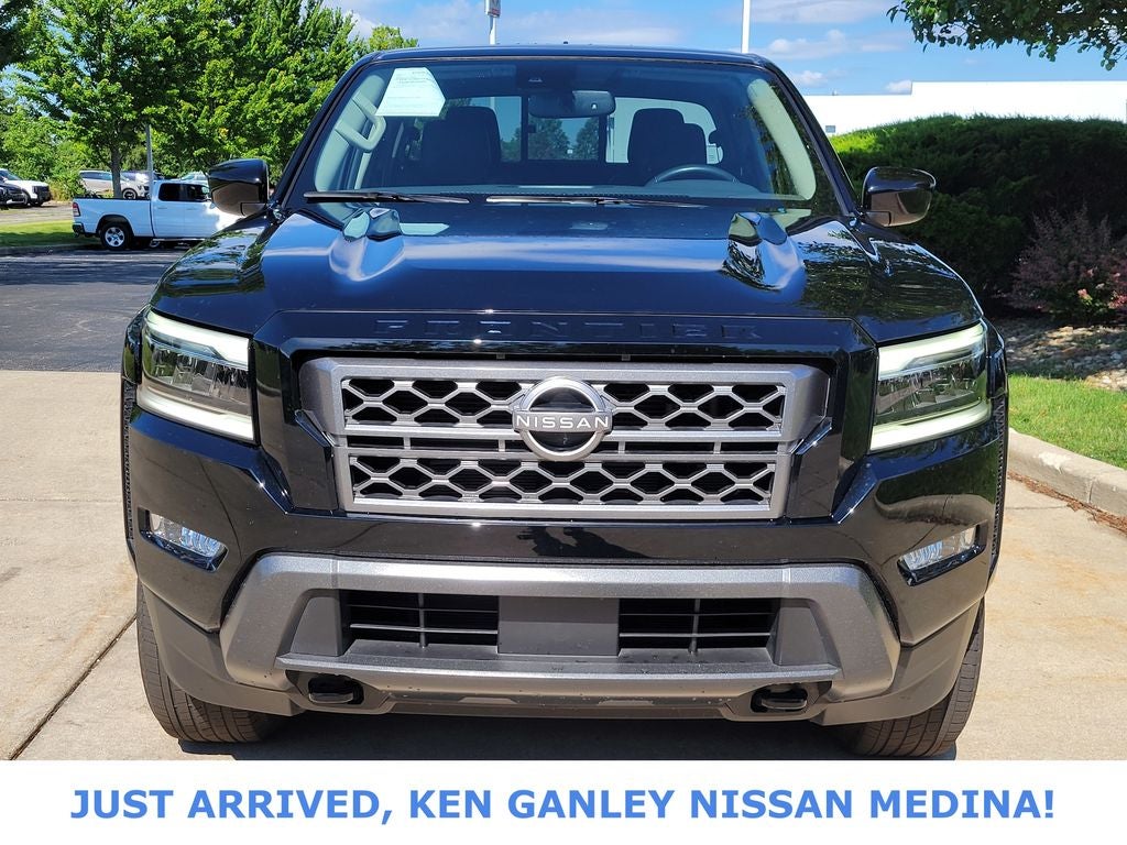 2022 Nissan Frontier Crew Cab SV