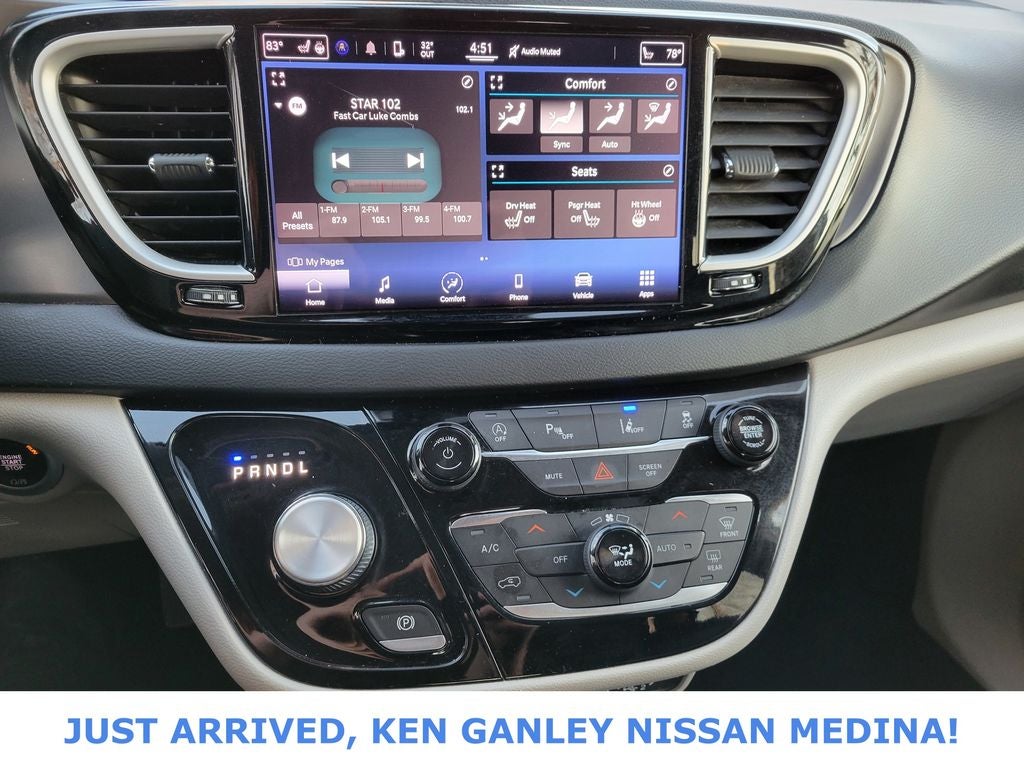 2022 Chrysler Pacifica Touring L