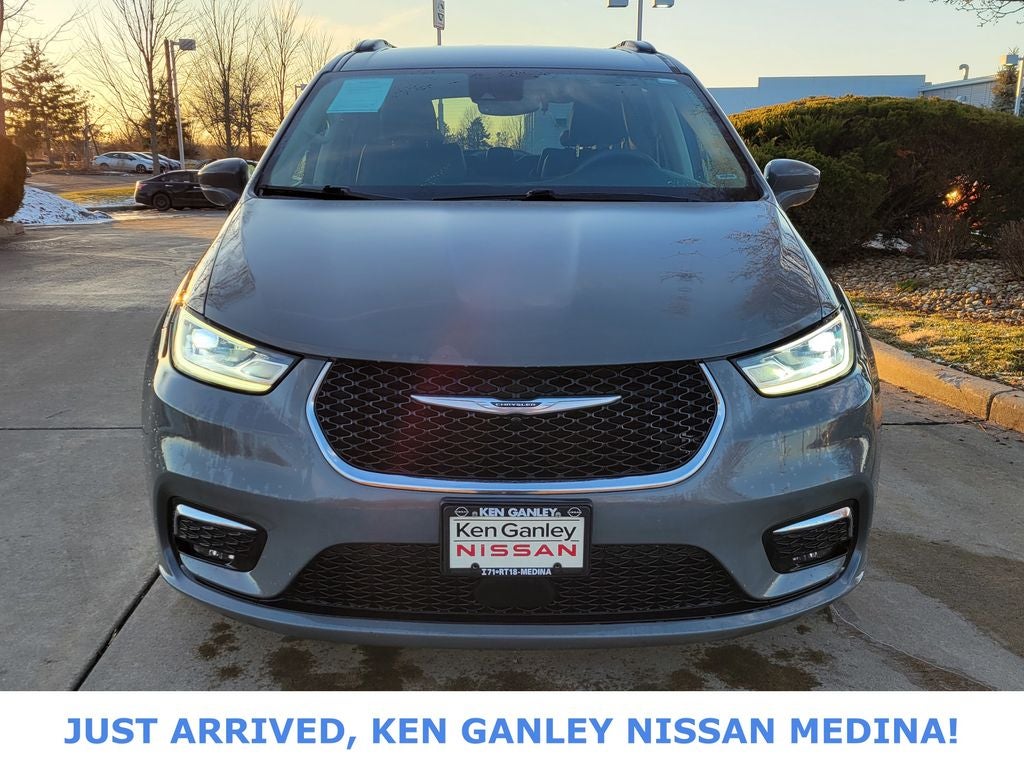 2022 Chrysler Pacifica Touring L