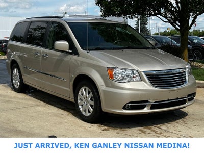 2016 Chrysler Town & Country Touring