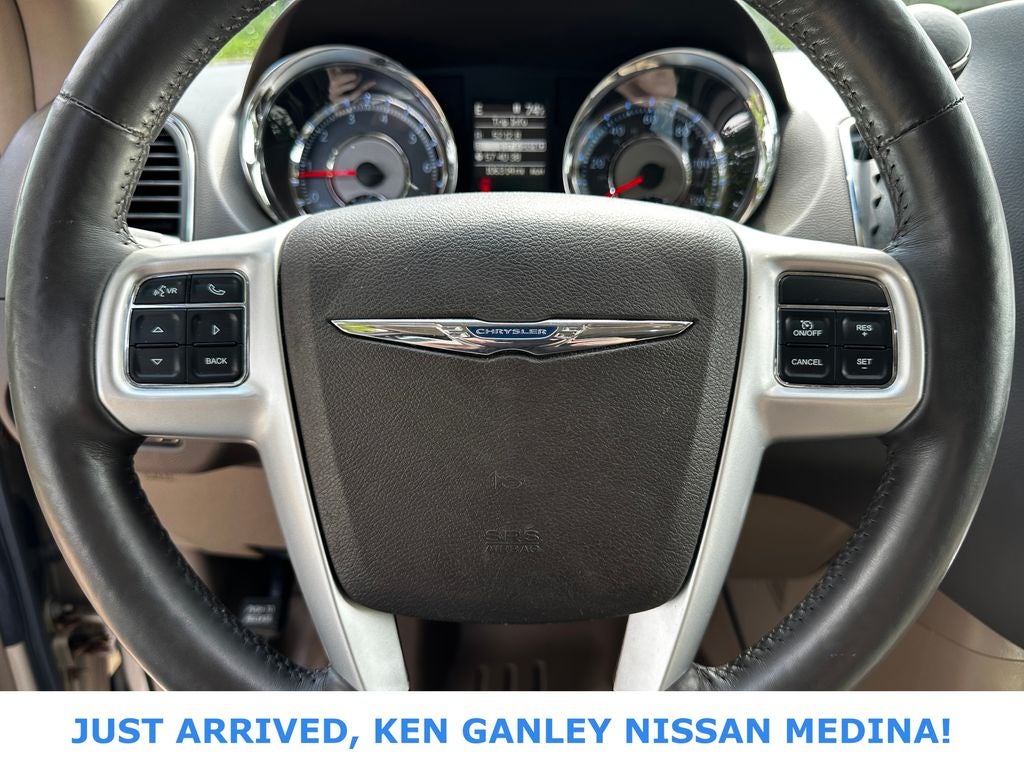 2016 Chrysler Town & Country Touring