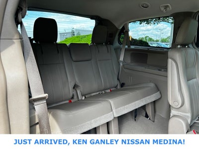 2016 Chrysler Town & Country Touring