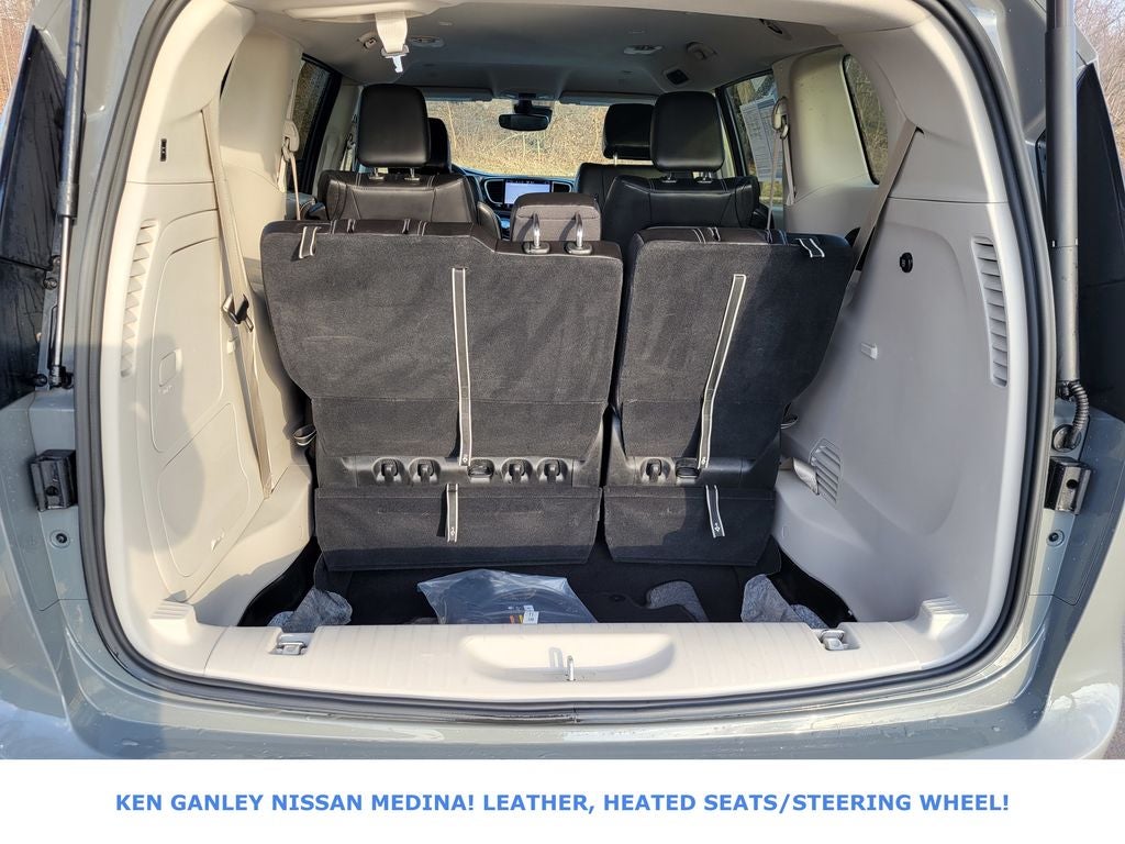 2023 Chrysler Pacifica Hybrid Touring L