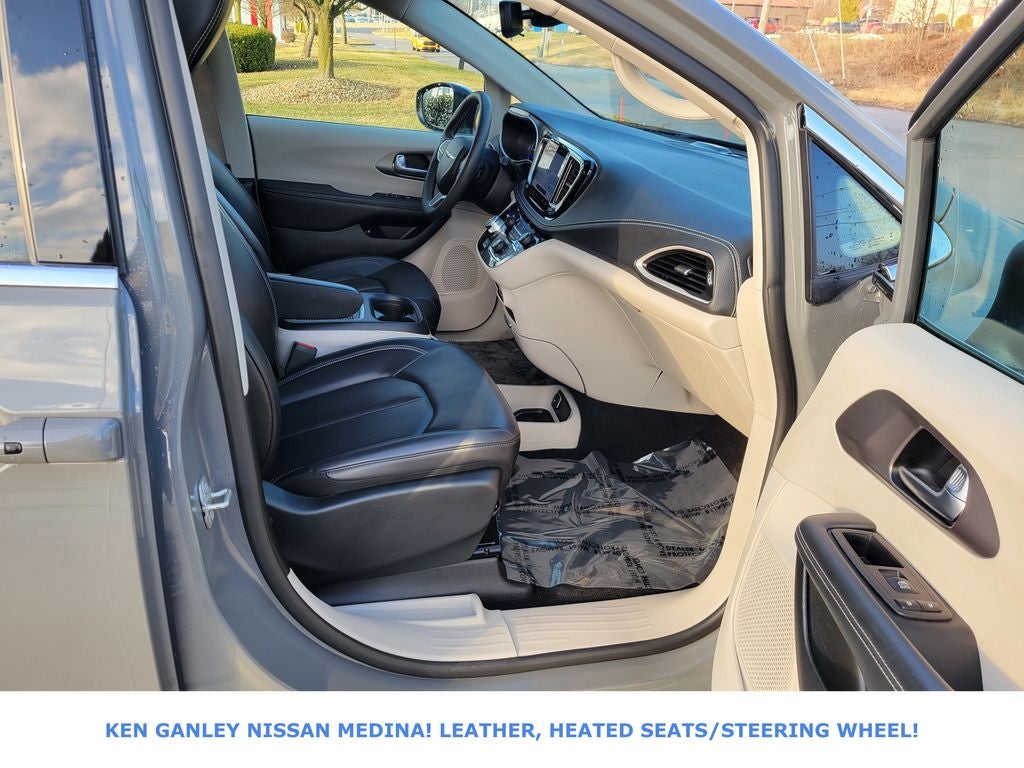 2023 Chrysler Pacifica Hybrid Touring L