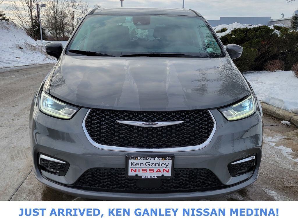 2023 Chrysler Pacifica Hybrid Touring L