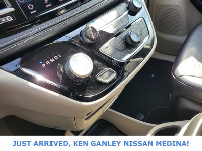 2024 Chrysler Pacifica Hybrid Select