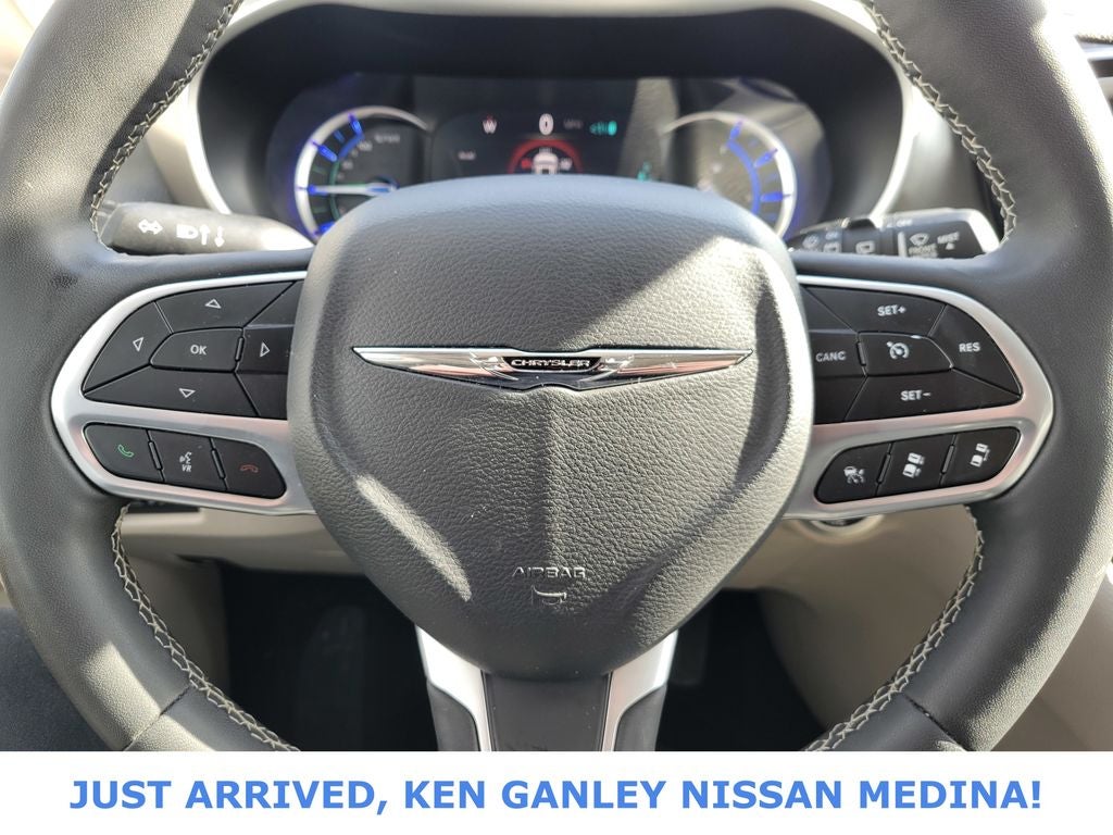 2024 Chrysler Pacifica Hybrid Select