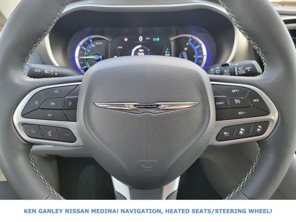 2024 Chrysler Pacifica Hybrid Select