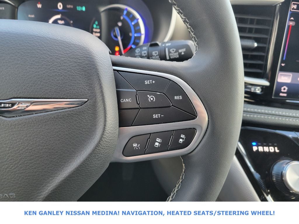 2024 Chrysler Pacifica Hybrid Select