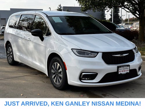 2024 Chrysler Pacifica Hybrid Select