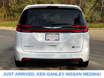 2024 Chrysler Pacifica Hybrid Select
