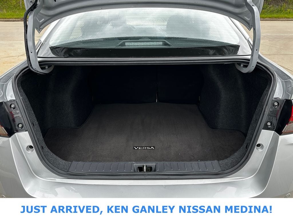 2025 Nissan Versa SV