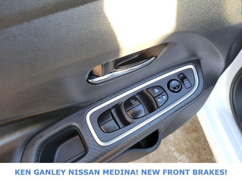 2022 Nissan Versa 1.6 SR