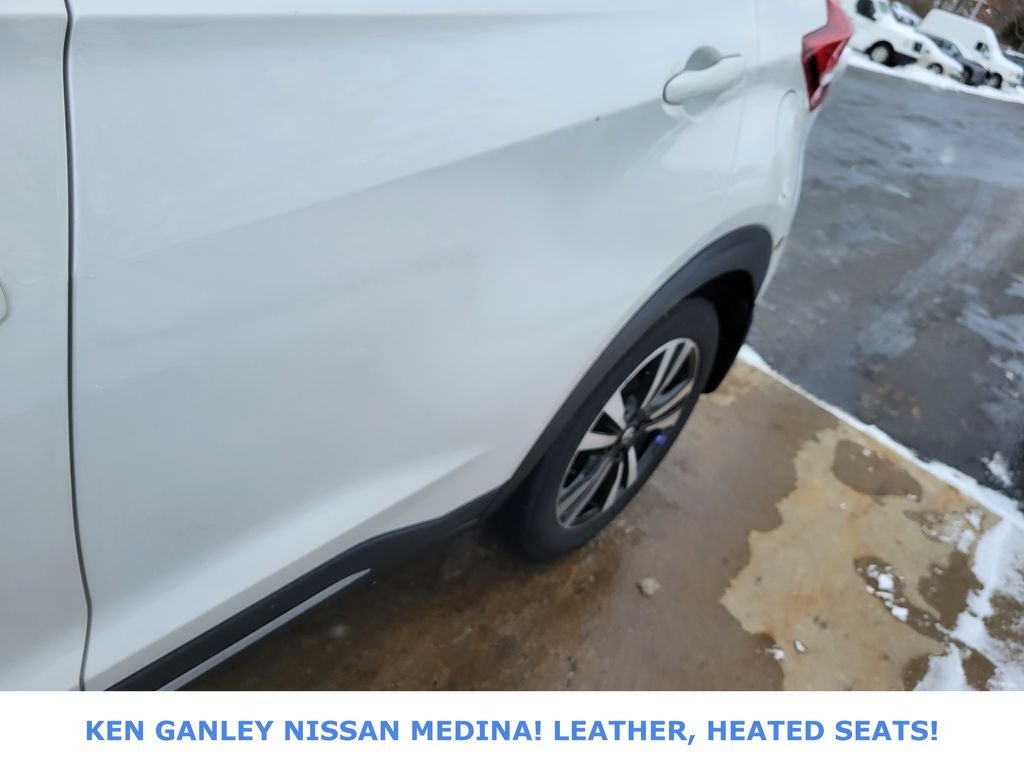 2019 Nissan Kicks SR