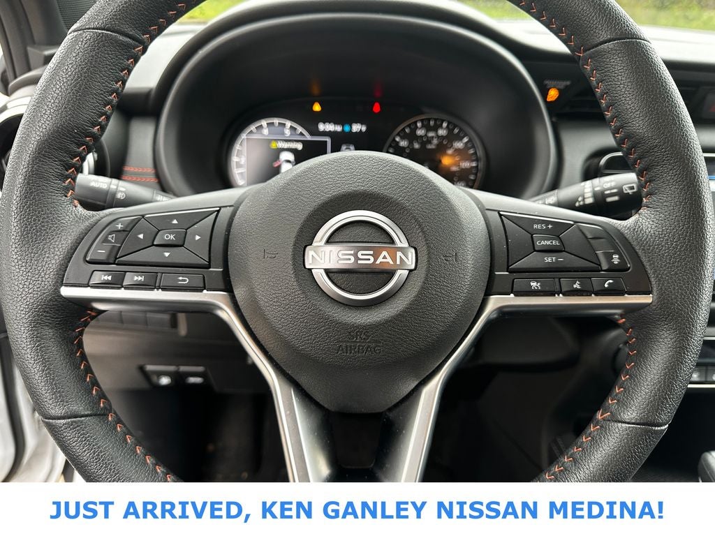 2023 Nissan Kicks SR