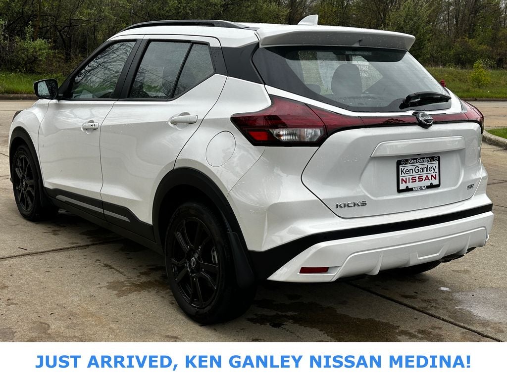 2023 Nissan Kicks SR