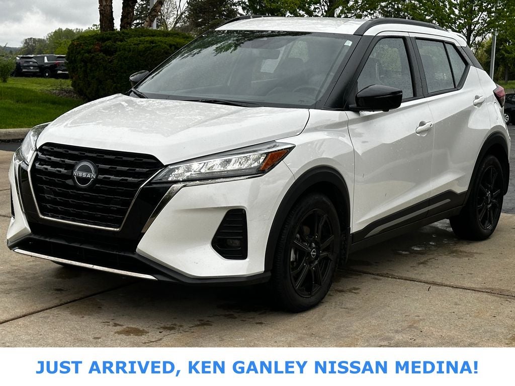 2023 Nissan Kicks SR