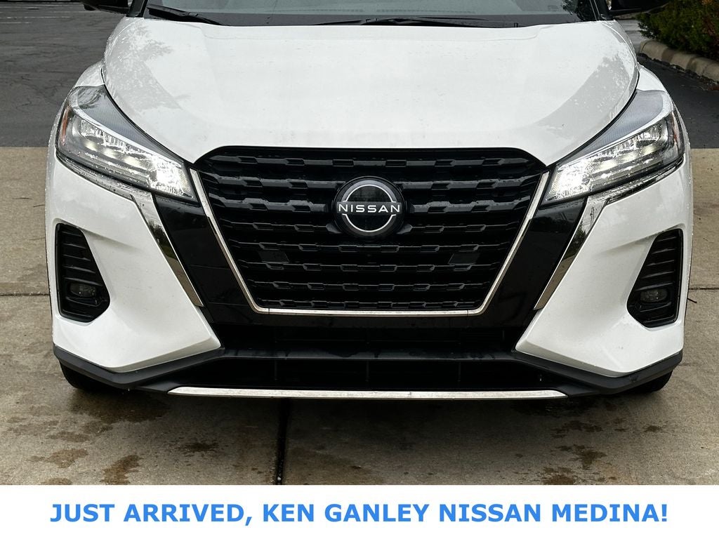 2023 Nissan Kicks SR