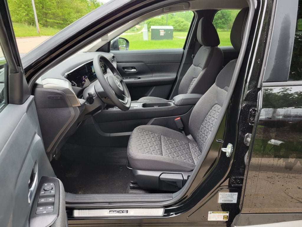 2027 Nissan Kicks SV