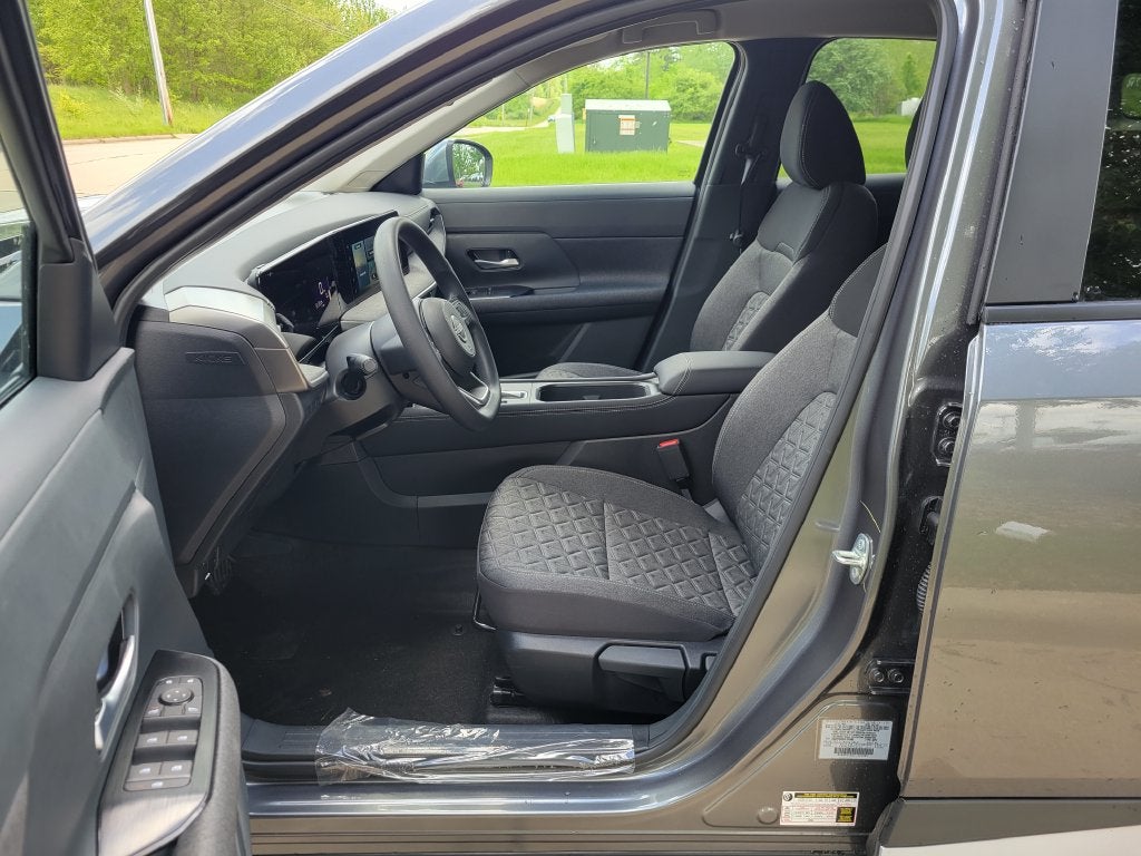 2027 Nissan Kicks SV
