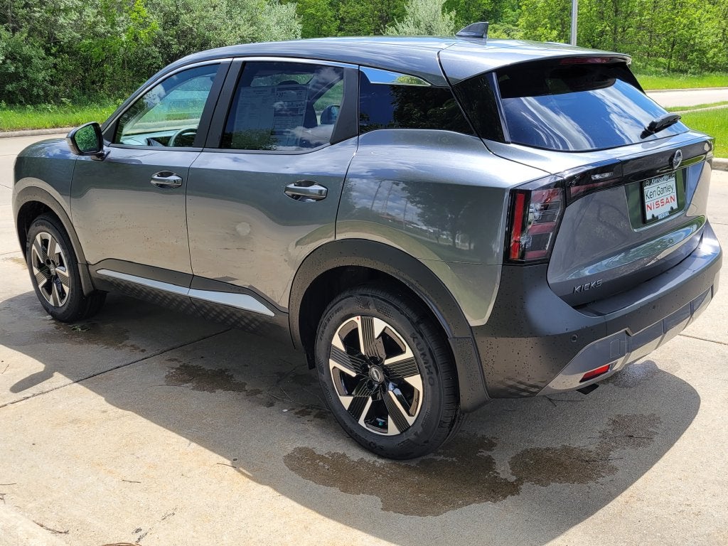 2027 Nissan Kicks SV