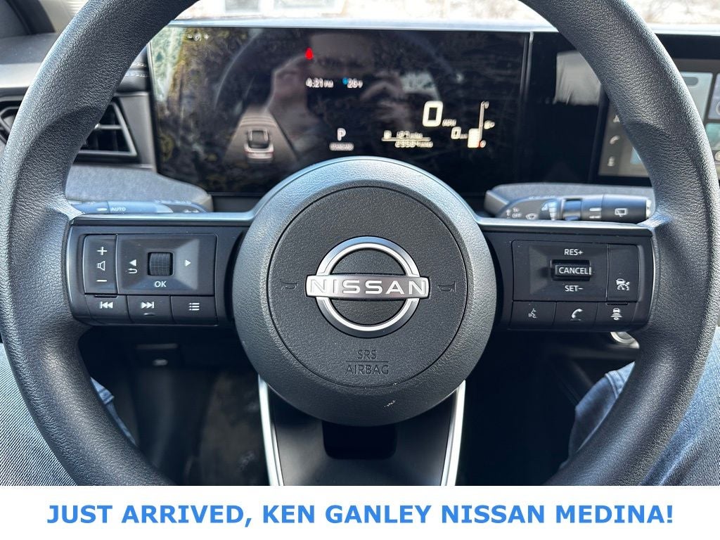 2025 Nissan Kicks SV